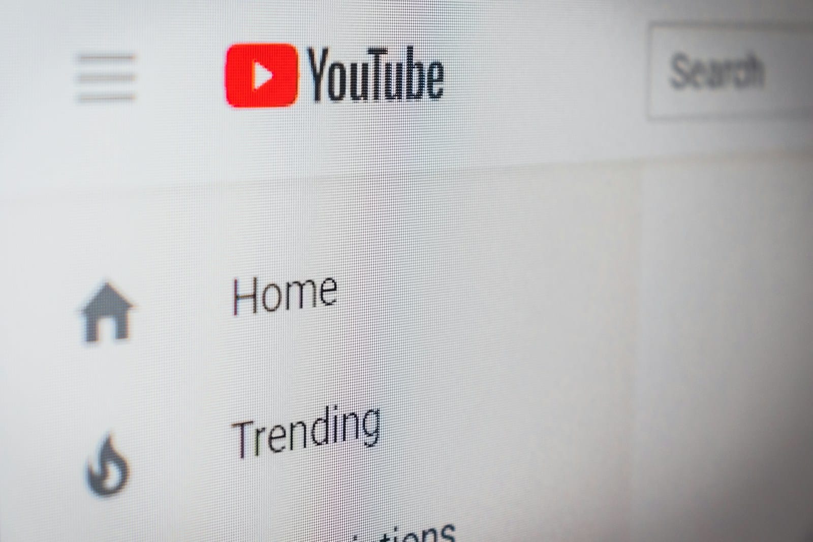 YouTube wprowadza czatbota AI, który podsumuje Ci film